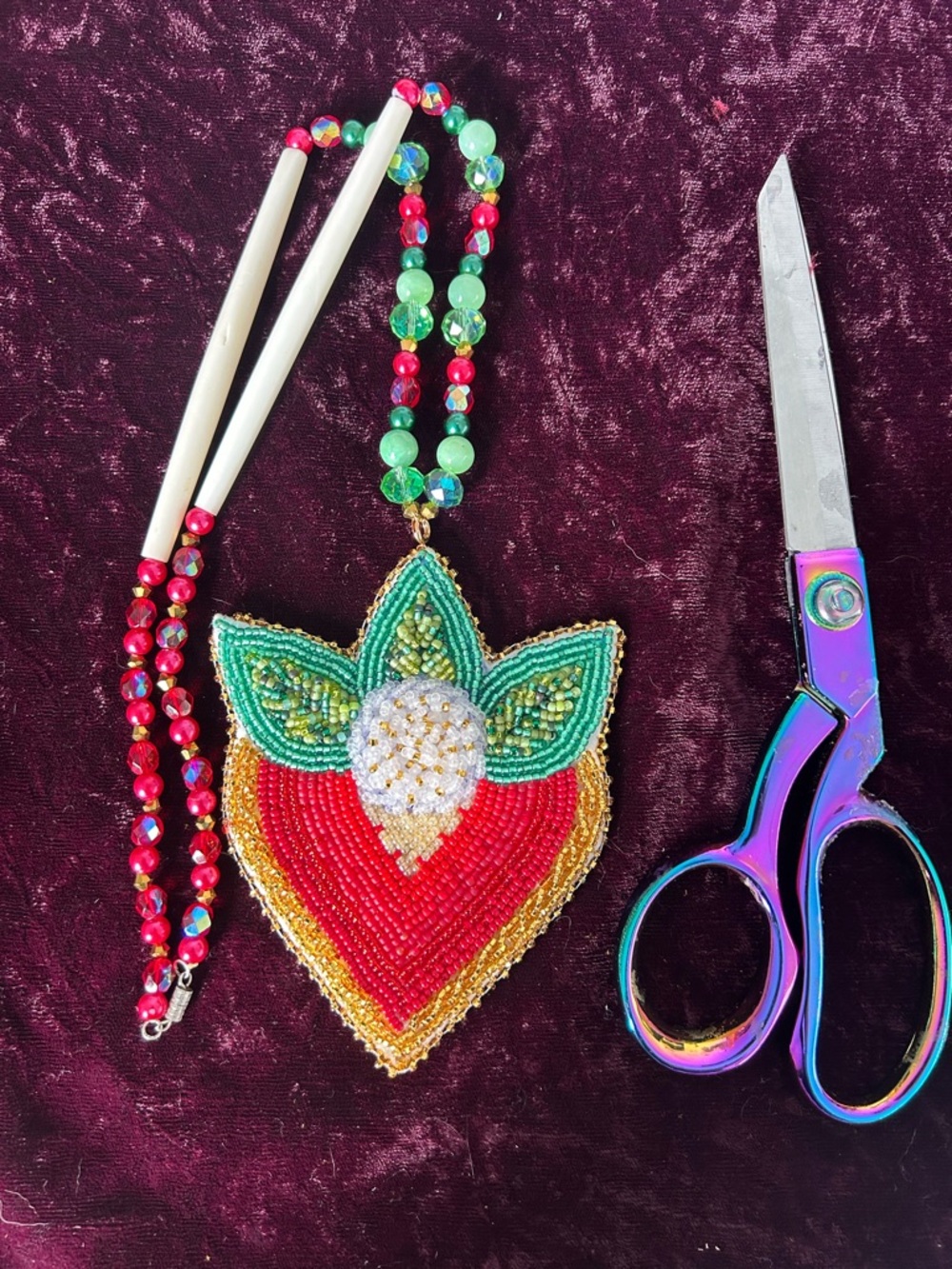 Indigenous Hand-Beaded Items - Picture 7 of 10